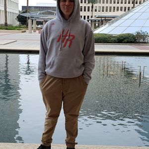 Meet your Posher, Dustin